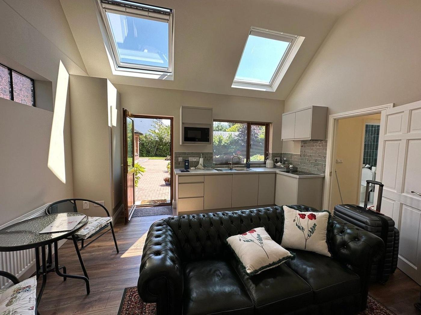 Oranhill Lodge Guesthouse Oranmore Bagian luar foto