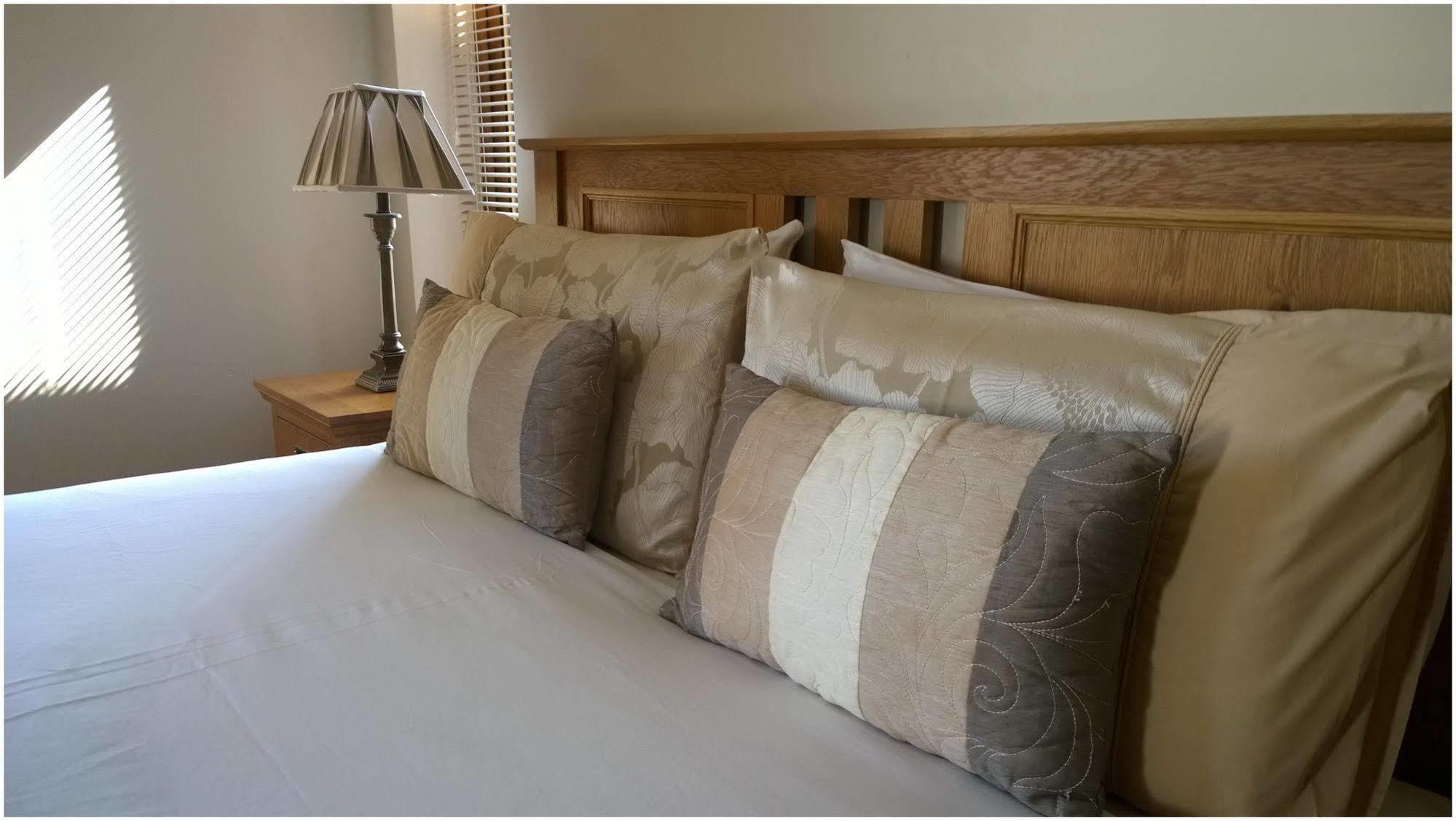 Oranhill Lodge Guesthouse Oranmore Bagian luar foto