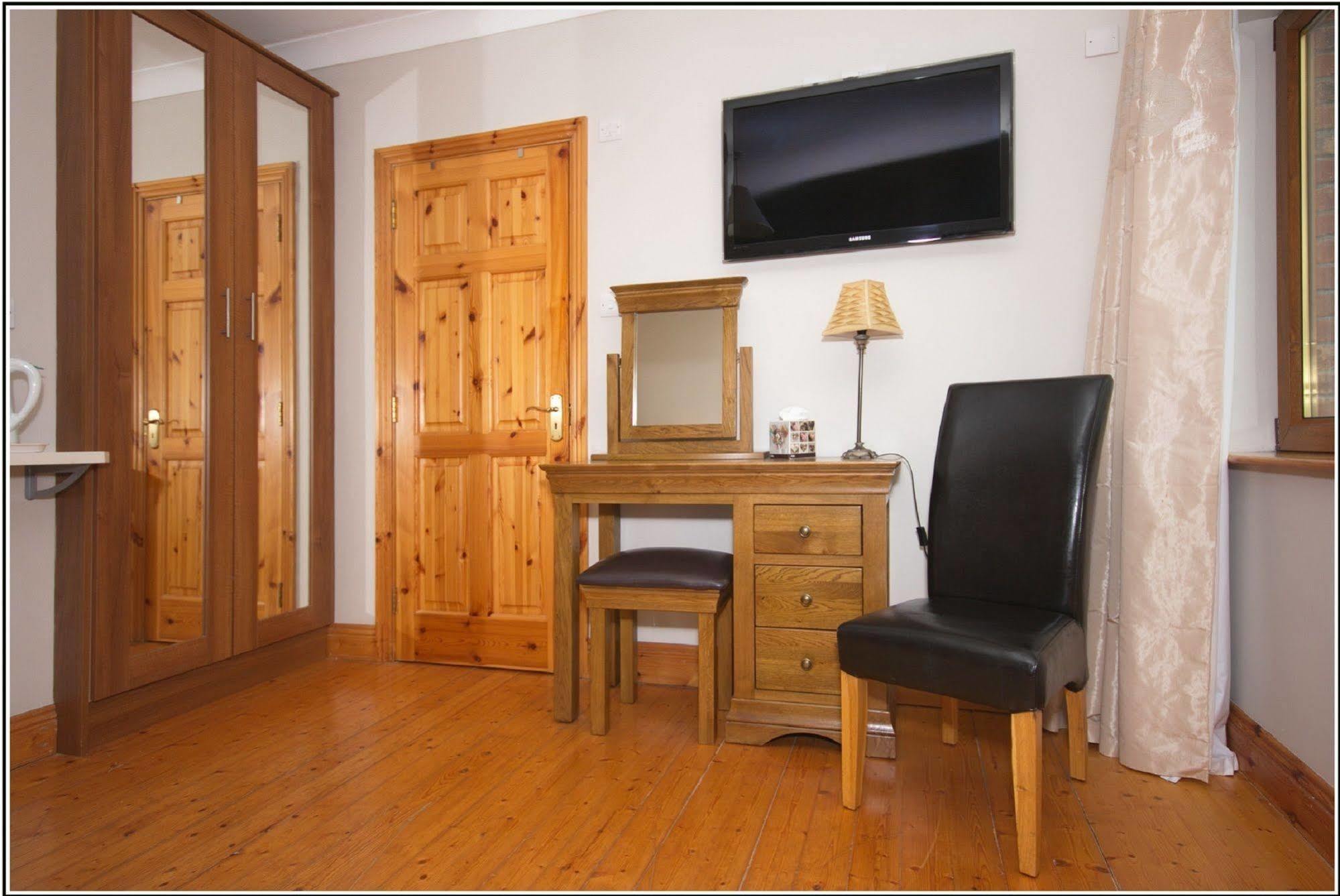 Oranhill Lodge Guesthouse Oranmore Bagian luar foto